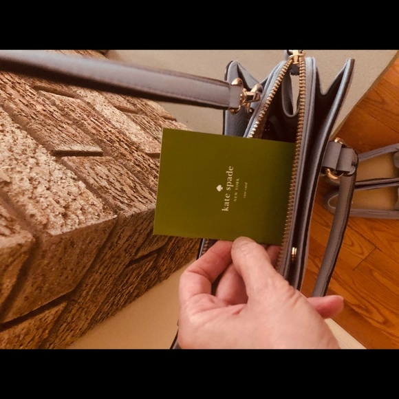 Kate spade bag medium satchel. - Picture 6 of 10